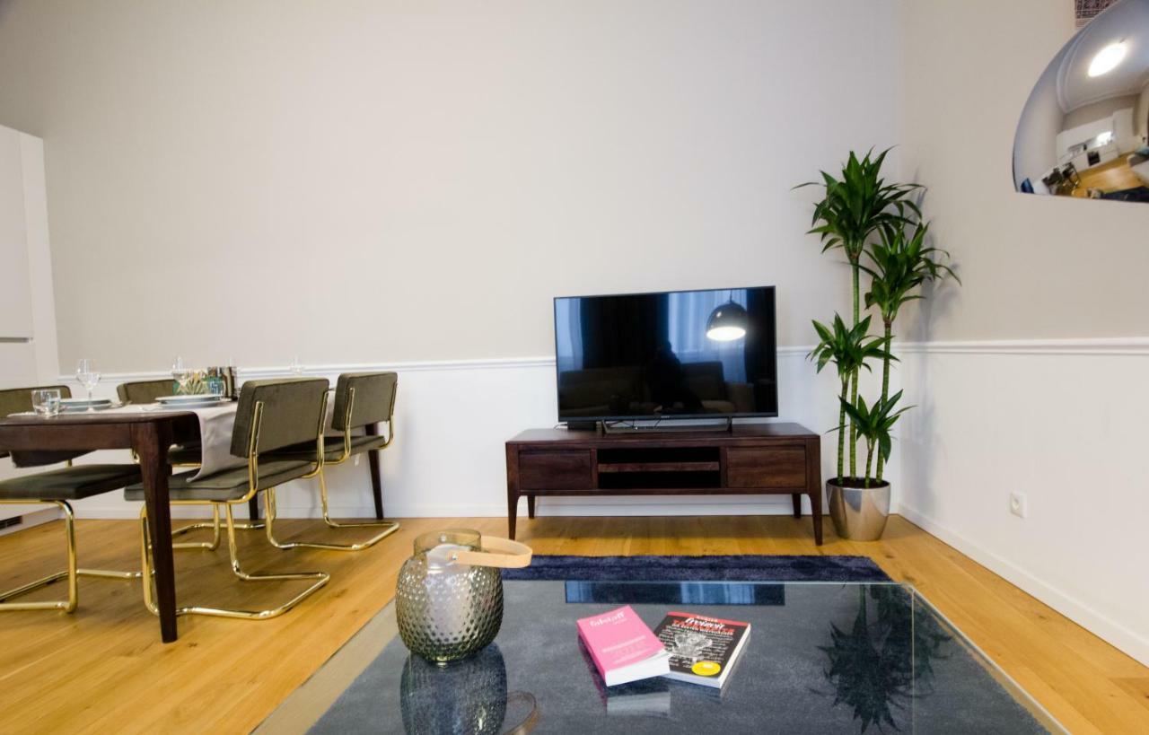 Studio Apartments Urania - Mai'S Apartments เวียนนา ภายนอก รูปภาพ