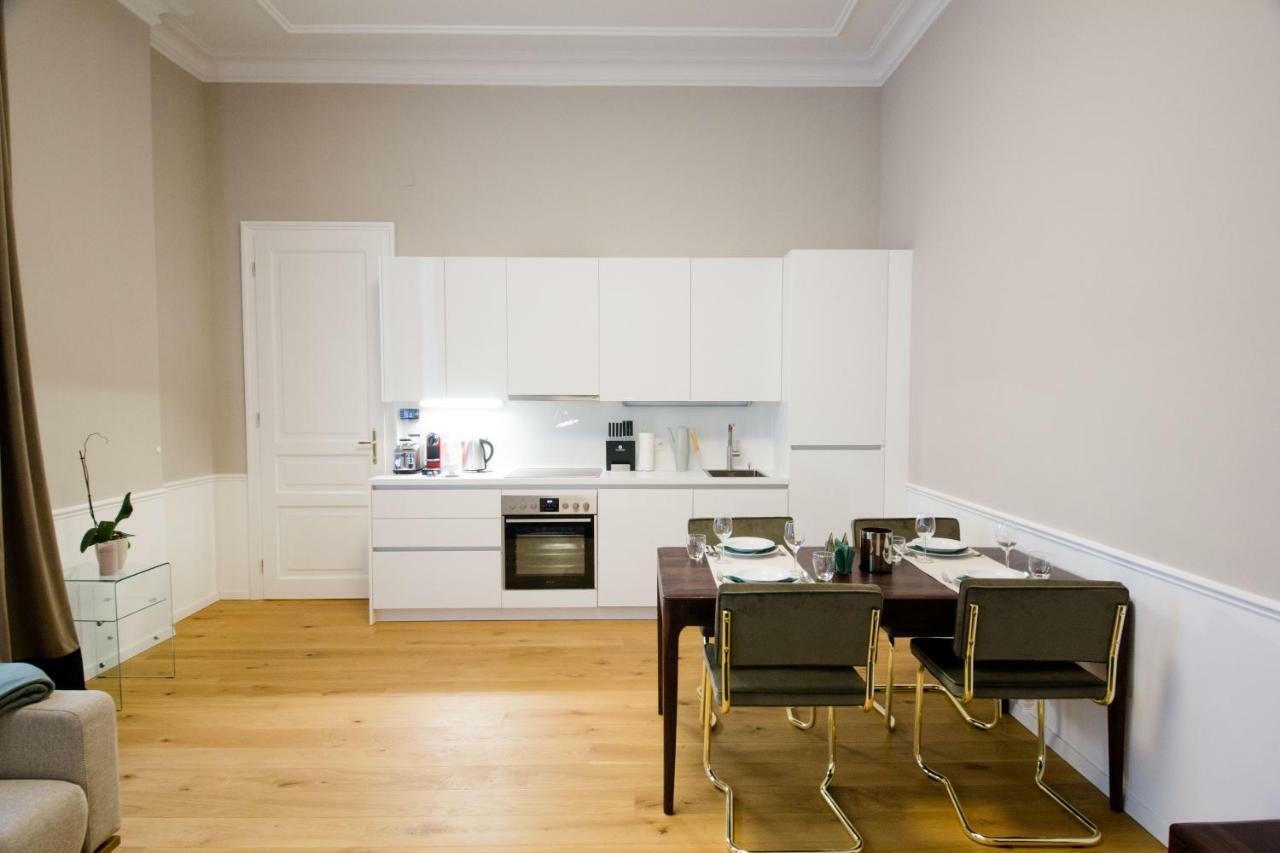 Studio Apartments Urania - Mai'S Apartments เวียนนา ภายนอก รูปภาพ
