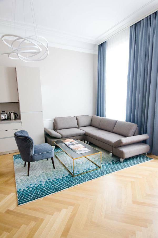 Studio Apartments Urania - Mai'S Apartments เวียนนา ภายนอก รูปภาพ