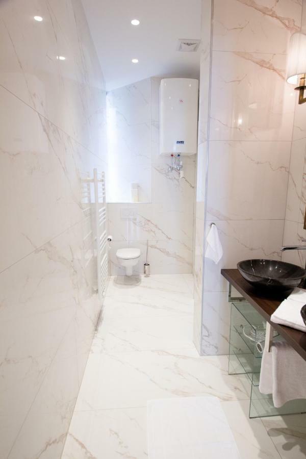 Studio Apartments Urania - Mai'S Apartments เวียนนา ภายนอก รูปภาพ