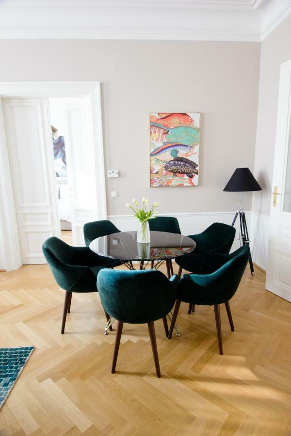 Studio Apartments Urania - Mai'S Apartments เวียนนา ภายนอก รูปภาพ