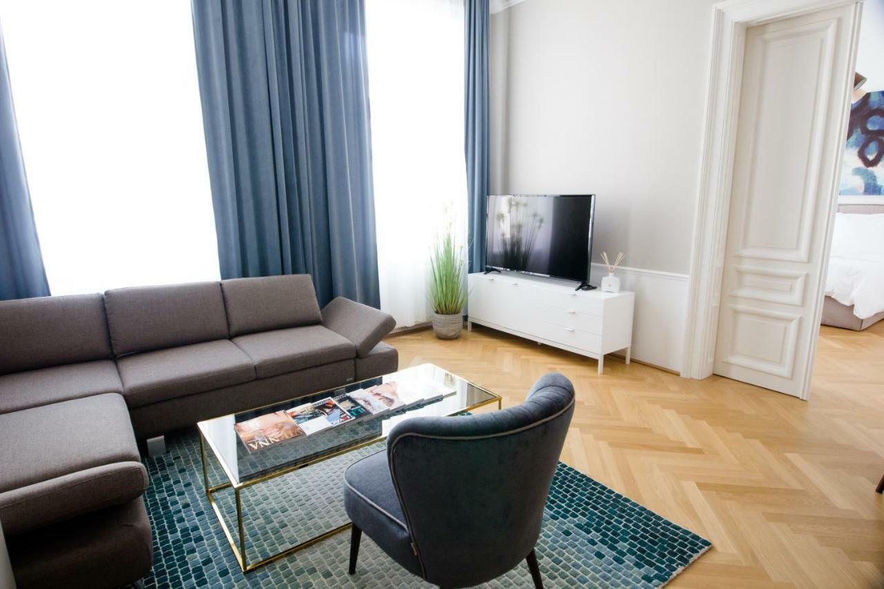 Studio Apartments Urania - Mai'S Apartments เวียนนา ภายนอก รูปภาพ