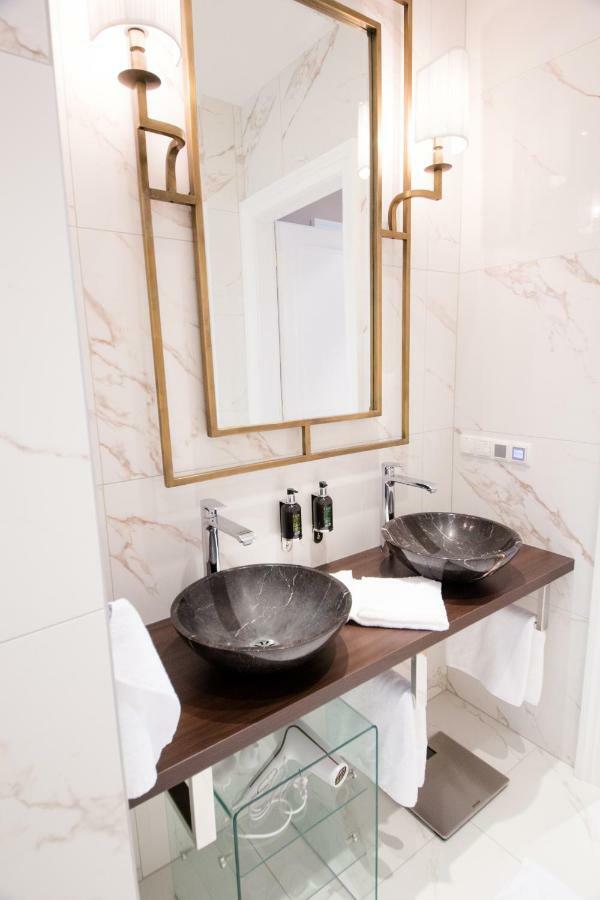 Studio Apartments Urania - Mai'S Apartments เวียนนา ภายนอก รูปภาพ