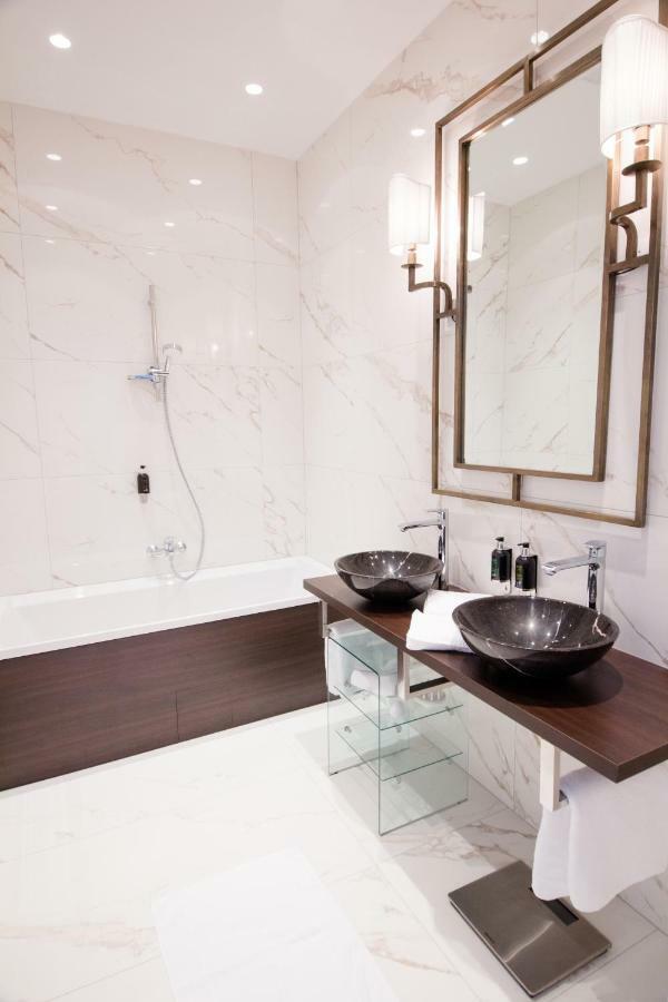 Studio Apartments Urania - Mai'S Apartments เวียนนา ภายนอก รูปภาพ