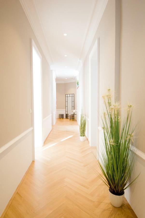 Studio Apartments Urania - Mai'S Apartments เวียนนา ภายนอก รูปภาพ