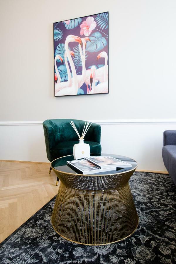 Studio Apartments Urania - Mai'S Apartments เวียนนา ภายนอก รูปภาพ