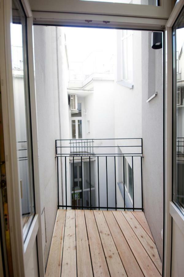 Studio Apartments Urania - Mai'S Apartments เวียนนา ภายนอก รูปภาพ